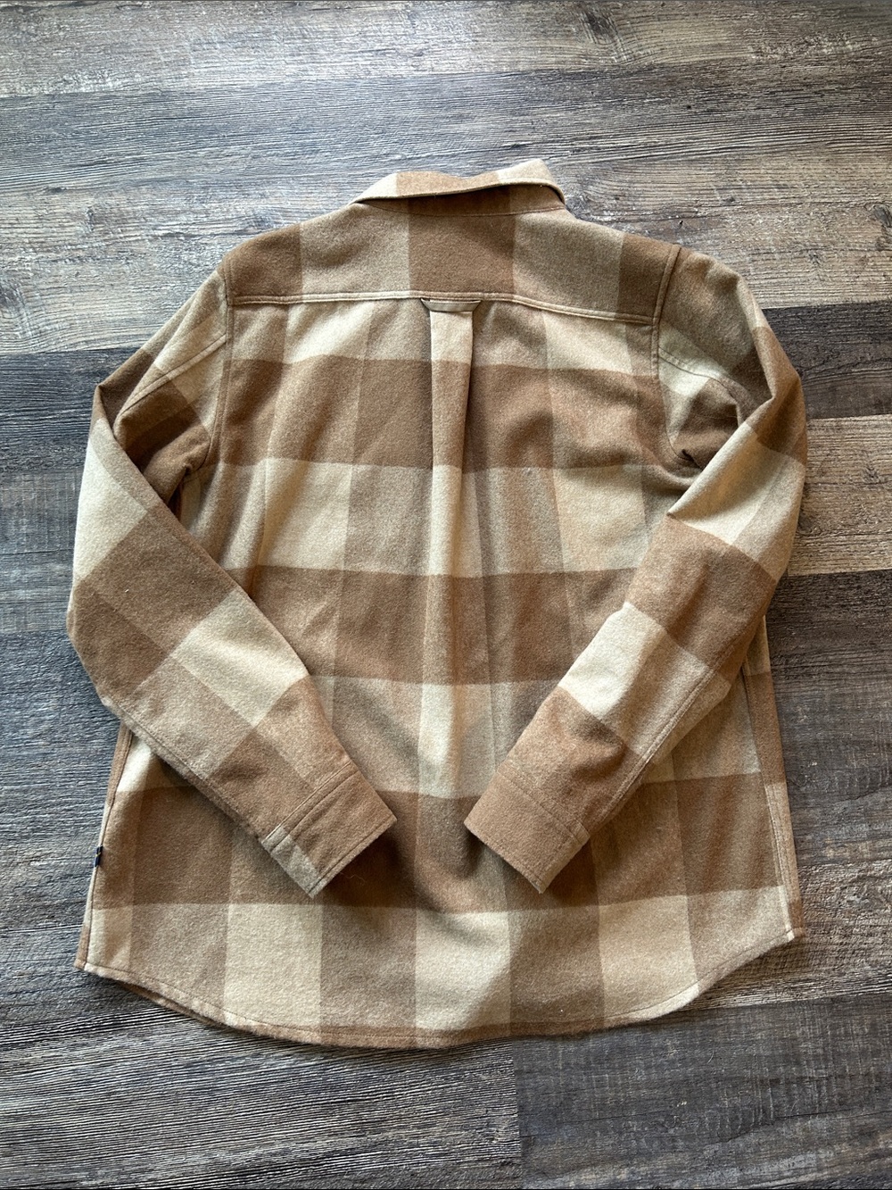 Fjallraven Brown and Cream Plaid Button-Down Shirt Jacket - Picture 5 of 5